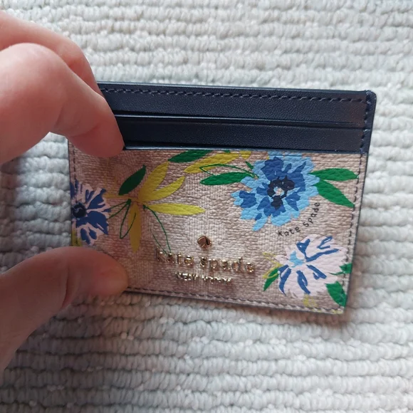 Kate Spade Lucy Wristlet & Floral Card Holder - Picture 6 of 16